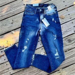 Judy Blue NWT Distressed Relaxed Fit Blue Jeans 1-25